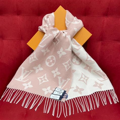 Louis Vuitton Simply LV Scarf M76966 